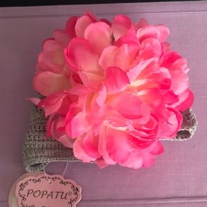 NWT Popatu Knit Hat With Silk Flower OS